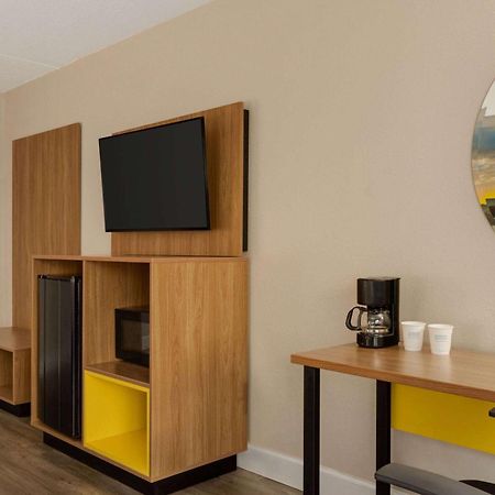 Days Inn By Wyndham Myrtle Beach-Beach Front Buitenkant foto
