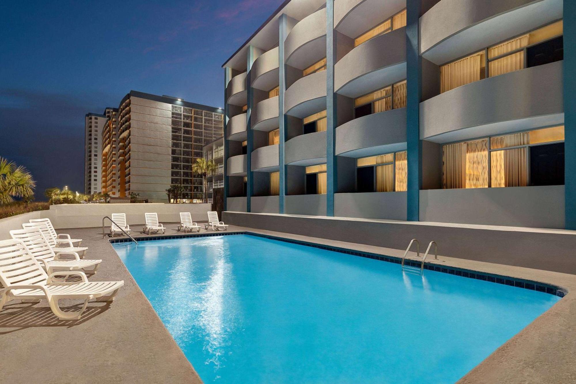 Days Inn By Wyndham Myrtle Beach-Beach Front Buitenkant foto
