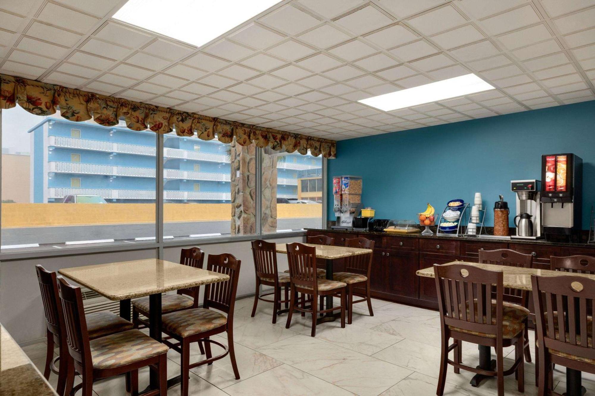 Days Inn By Wyndham Myrtle Beach-Beach Front Buitenkant foto