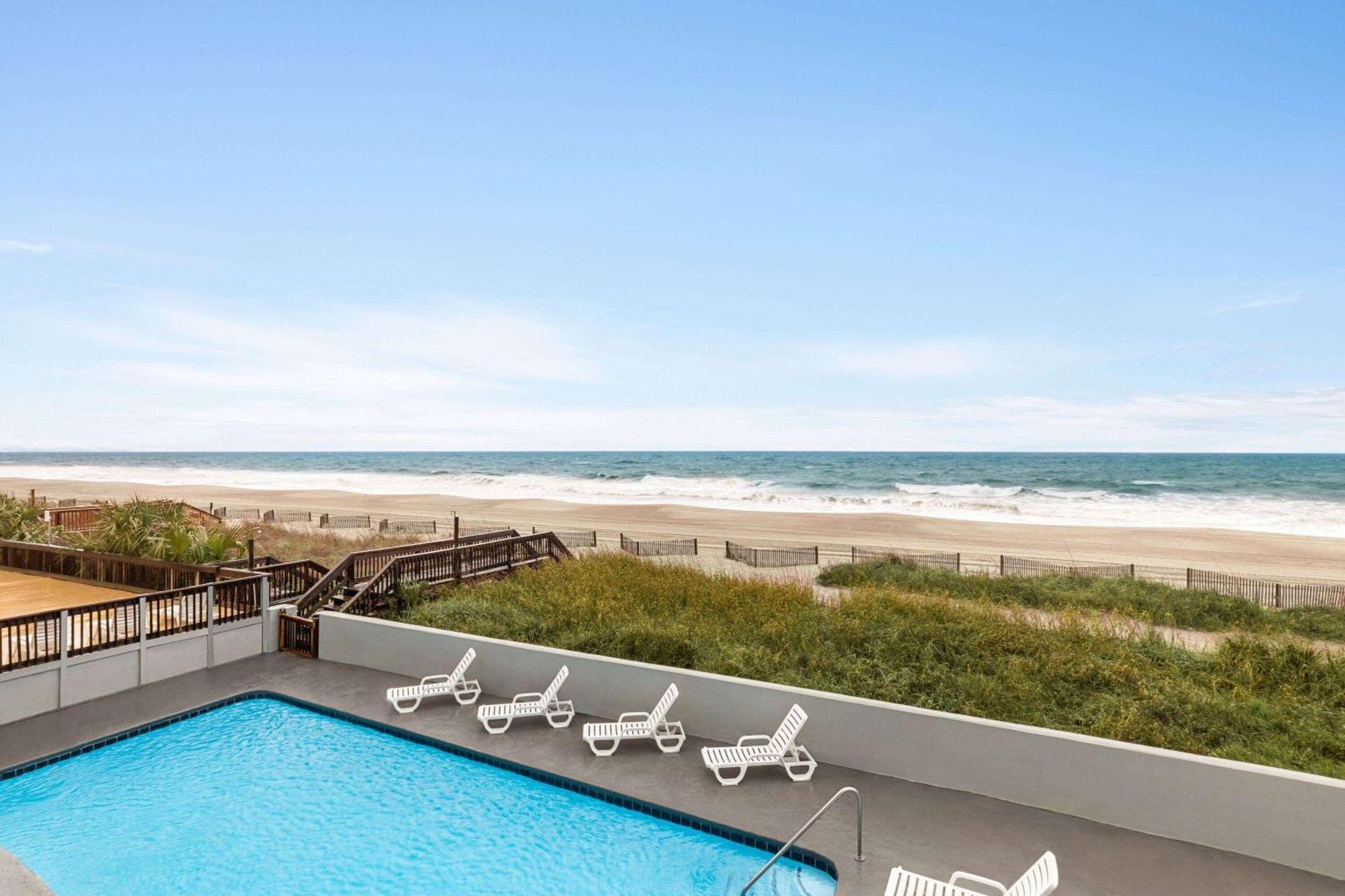 Days Inn By Wyndham Myrtle Beach-Beach Front Buitenkant foto